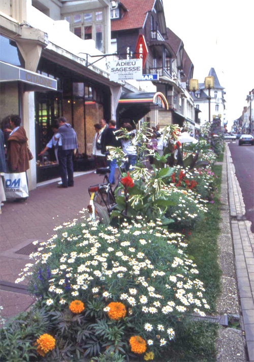 Le-Touquet_rue-fleurie